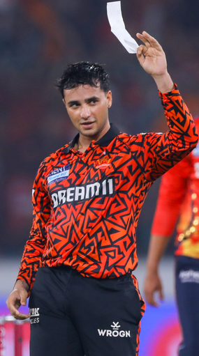 Abhishek sharma तूफानी पारी के साथ टीम को प्लेऑफ तक पहुँचाया