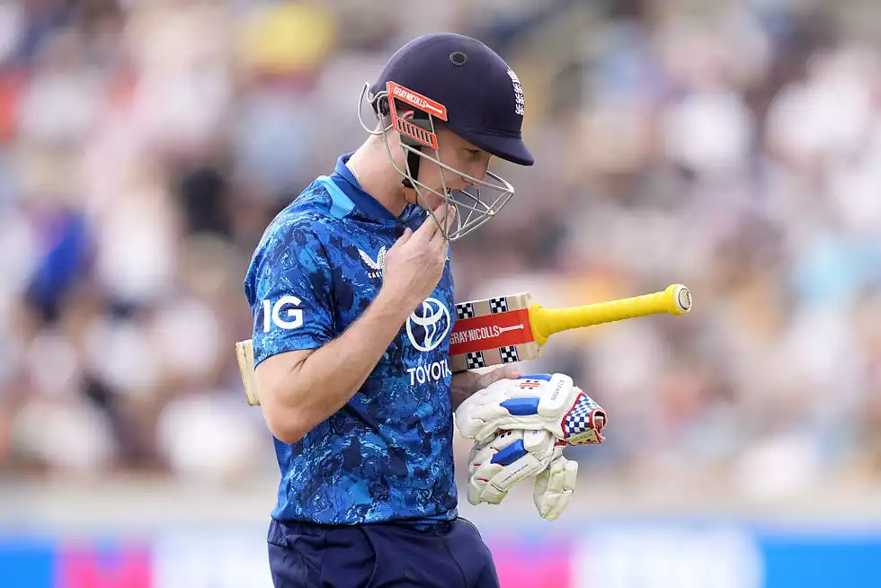 England vs South Africa ODI: Headingley में England Cricket Team की हार brook-was-run-out-on-12